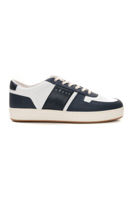 bicolored-sneaker-with-memory-foam-technology