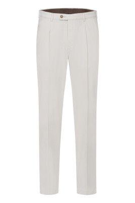ljus-beige-bomullsbyxor-med-fickor
