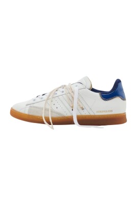 white-leather-sneakers-with-suede-inserts