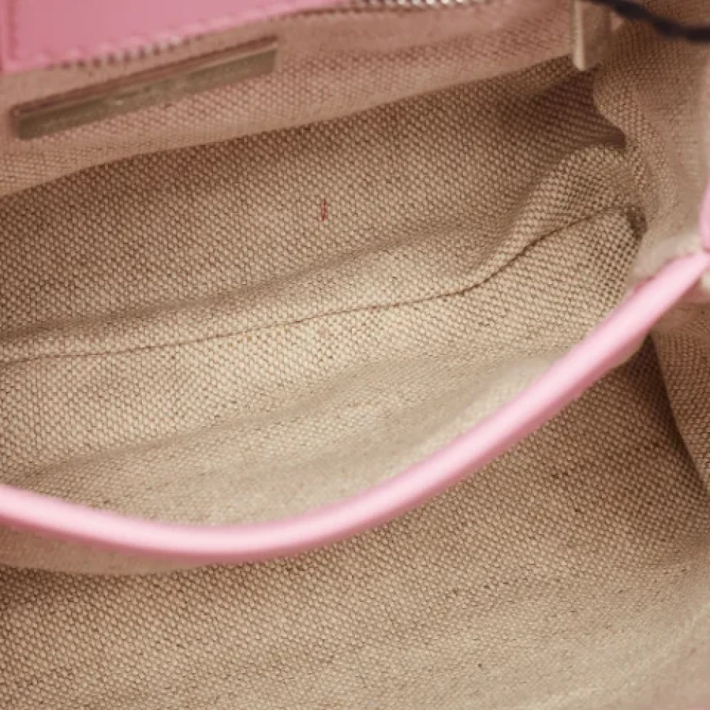 Carolina Herrera Pre-owned Fabric handbags Pink Dames