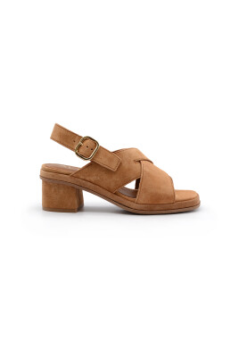 sandales-a-brides-croisees-en-daim