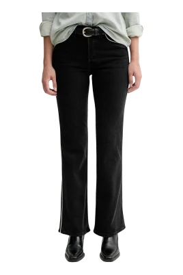 Wedgie Fit Straight Jeans