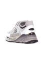 sneakers-argent-avec-details-en-daim
