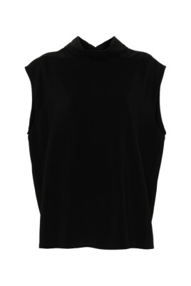 black-t-top