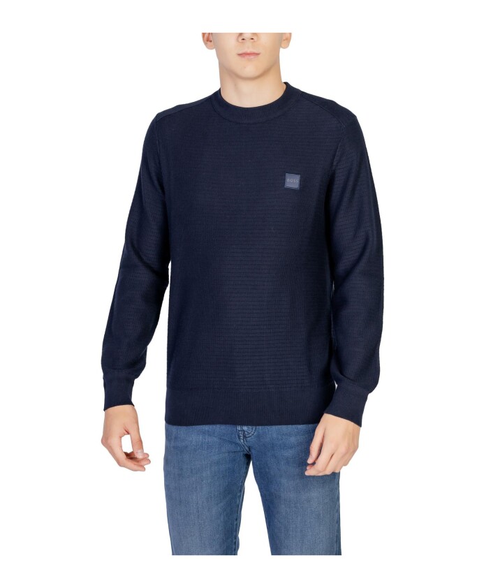 pull-en-tricot-col-rond-bleu