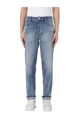cuffed-hem-jeans