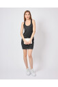 robe-noire-sans-manches-mi-longue