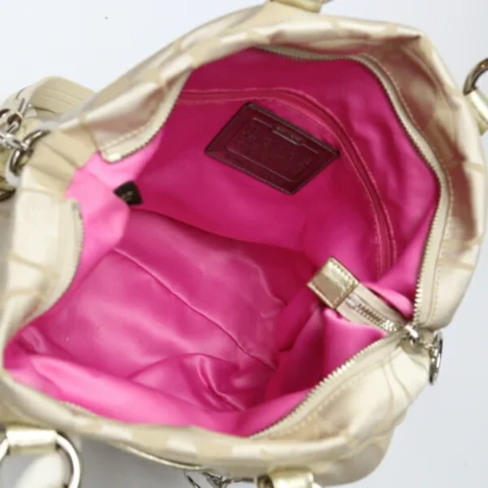 Coach Pre-owned Leather totes Yellow Dames