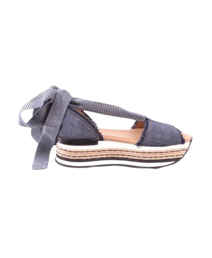 blue-herringbone-flip-flops