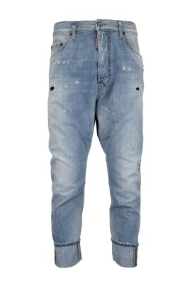 jean-homme-avec-boutons-et-bordure-en-cuir