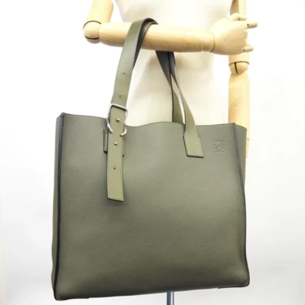 Loewe Pre-owned Leather totes Green Dames