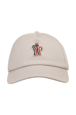 baseball-hat-with-logo-patch