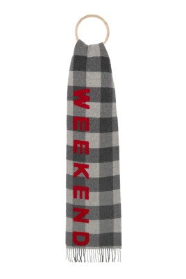fashion-scarf-in-light-gray-check