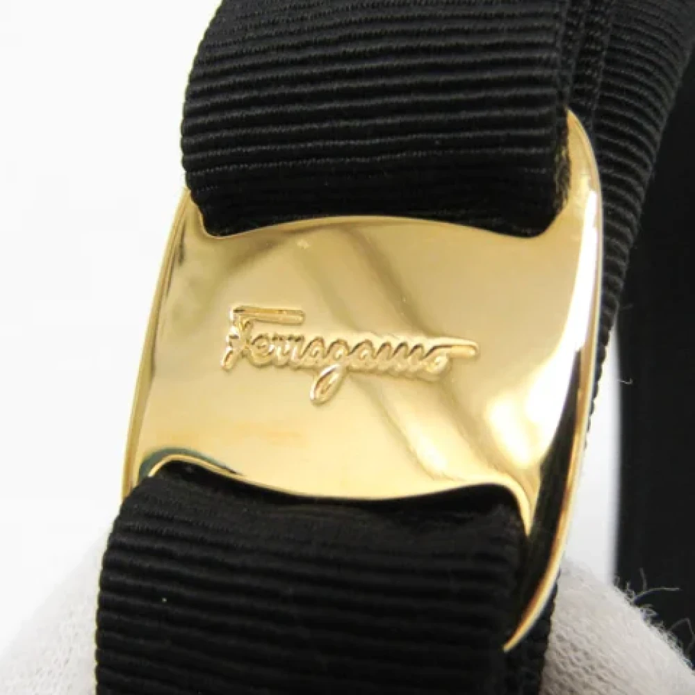 Salvatore Ferragamo Pre-owned Fabric hair-accessories Black Dames