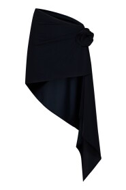 Czarna spódnica z aplikacją 3D kwiatów