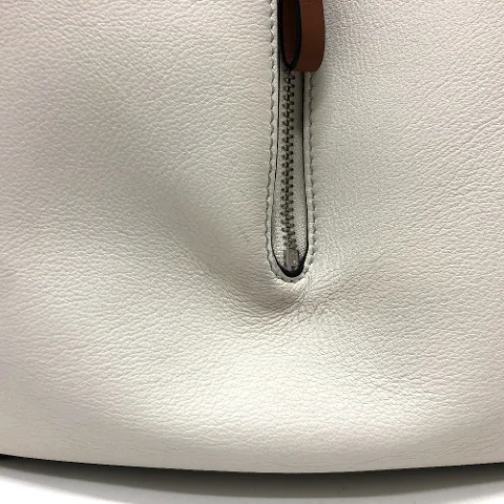 Loewe Pre-owned Leather shoulder-bags Beige Dames