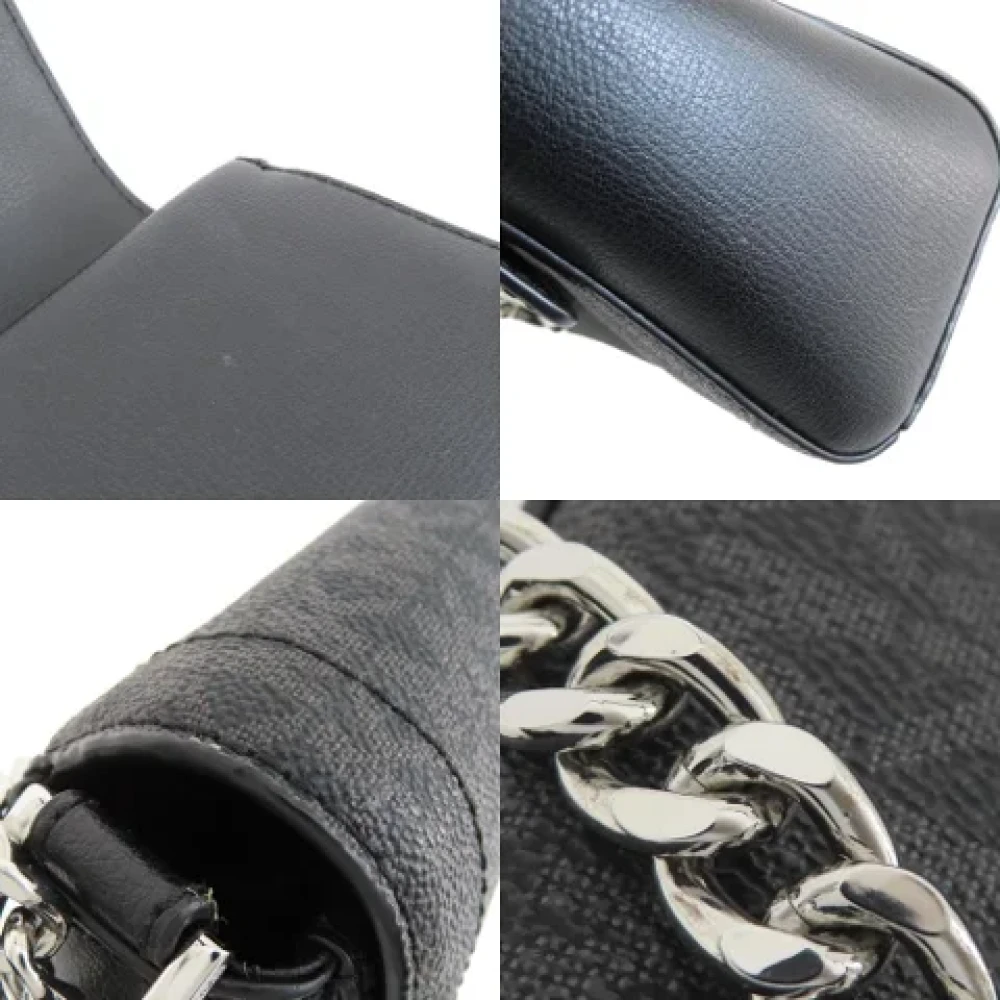 Michael Kors Pre-owned Plastic shoulder-bags Black Dames