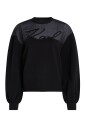 pull-noir-en-materiaux-melanges-avec-broderie