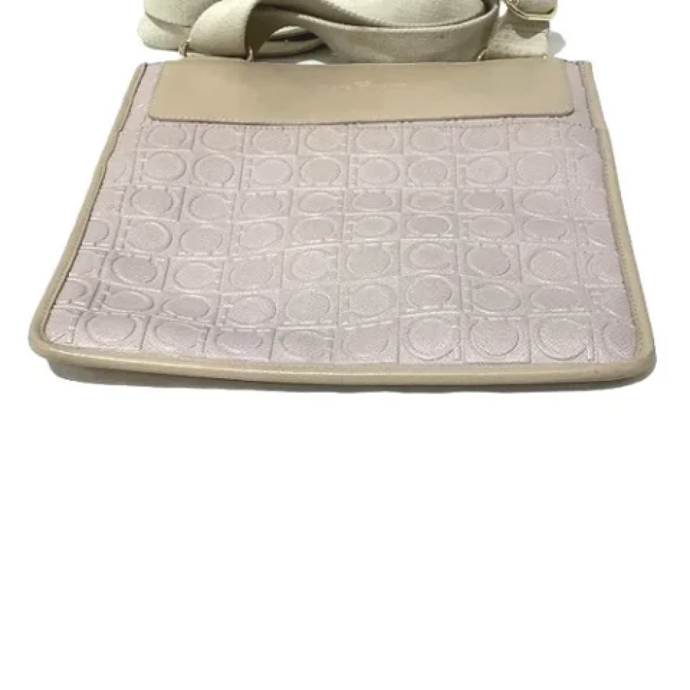Salvatore Ferragamo Pre-owned Leather shoulder-bags Beige Dames