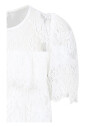 elegante-robe-blanche-en-dentelle