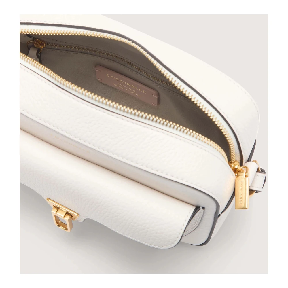 Coccinelle Witte Cameratas met Metalen Sluiting White Dames