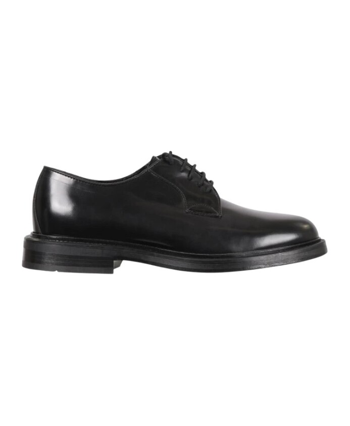 elegantes-chaussures-plates-noires