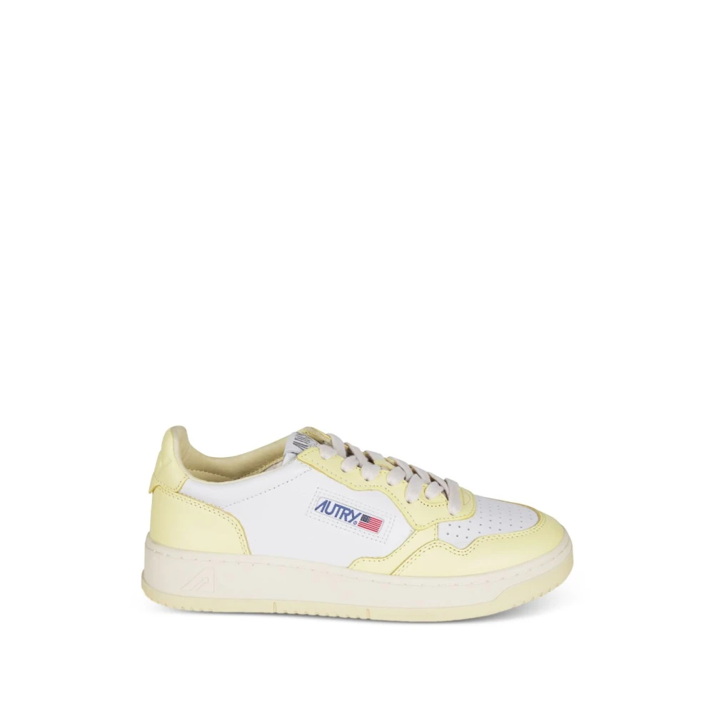 Autry Medalist Low Bicolor Sneakers Dames Schoenen Wit