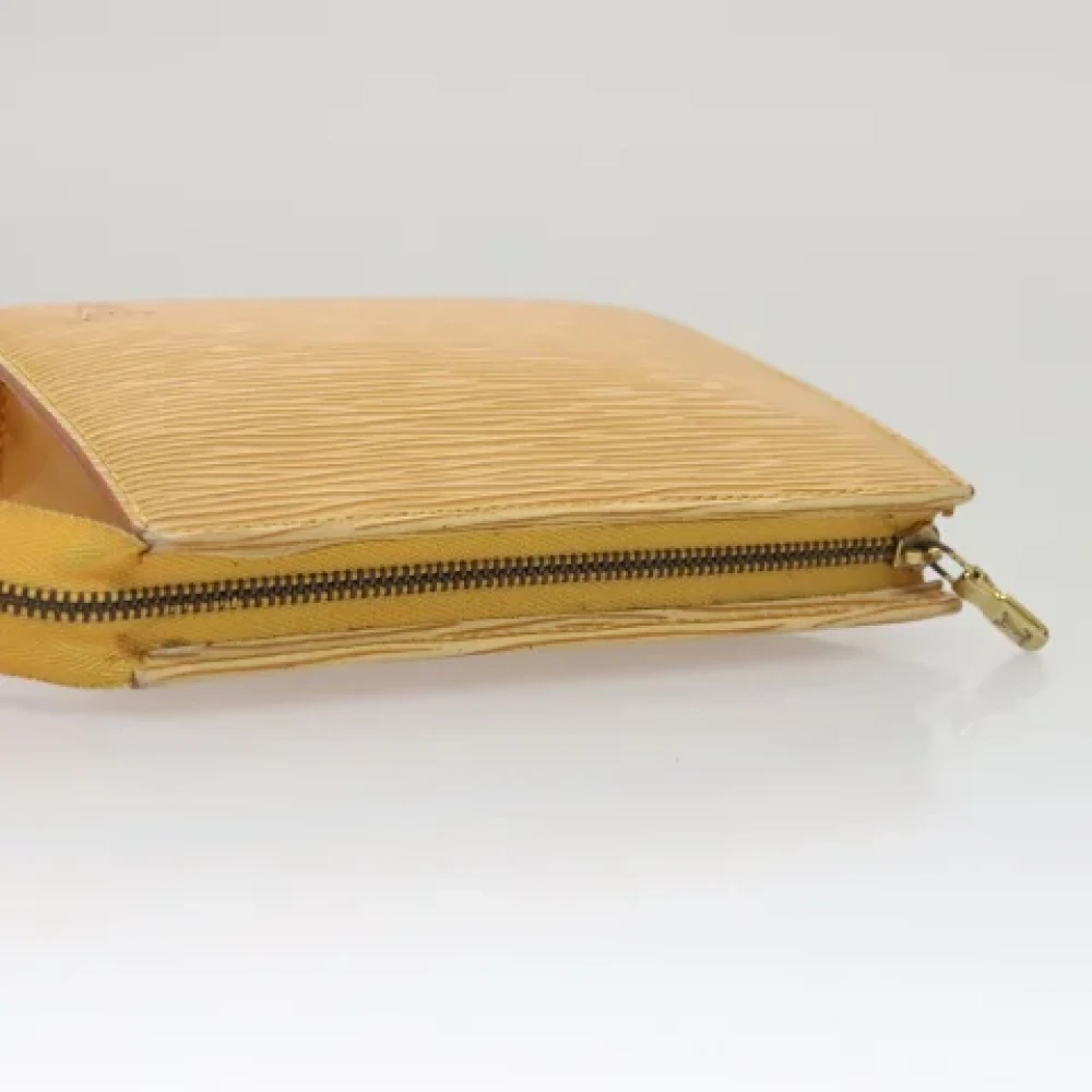 Louis Vuitton Vintage Pre-owned Leather pouches Yellow Dames