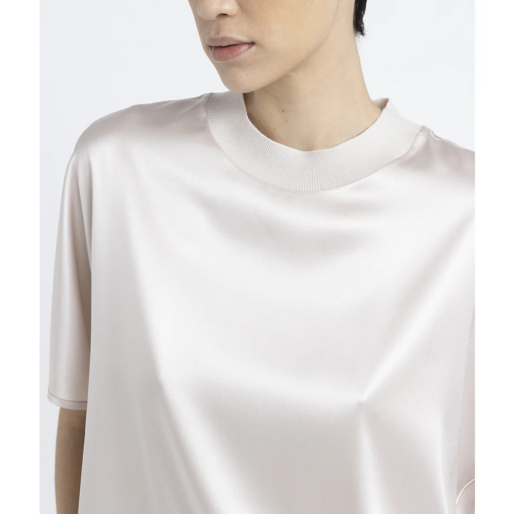 PESERICO Zijden satijnen T-shirt met ronde hals Beige Dames