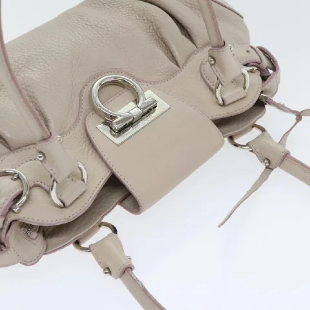 Salvatore Ferragamo Pre-owned Leather handbags Beige Dames