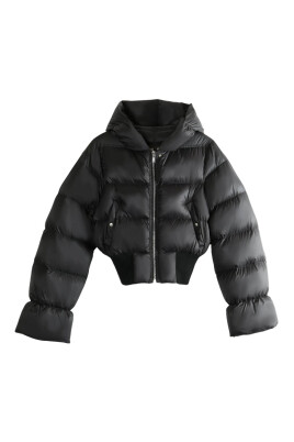 veste-noire-a-capuche-courte-fermeture-eclair