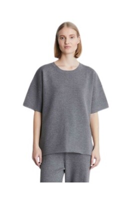 modern-knit-blouse-with-box-fit