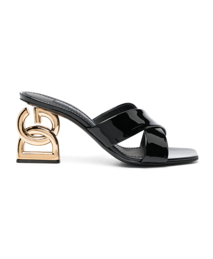 mules-en-cuir-noir-avec-logo-dore