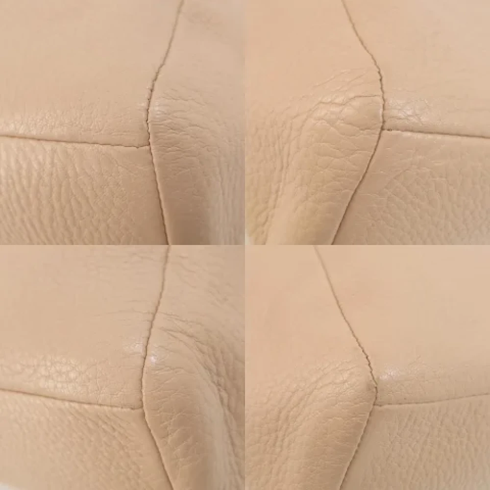 Coach Pre-owned Leather handbags Beige Dames