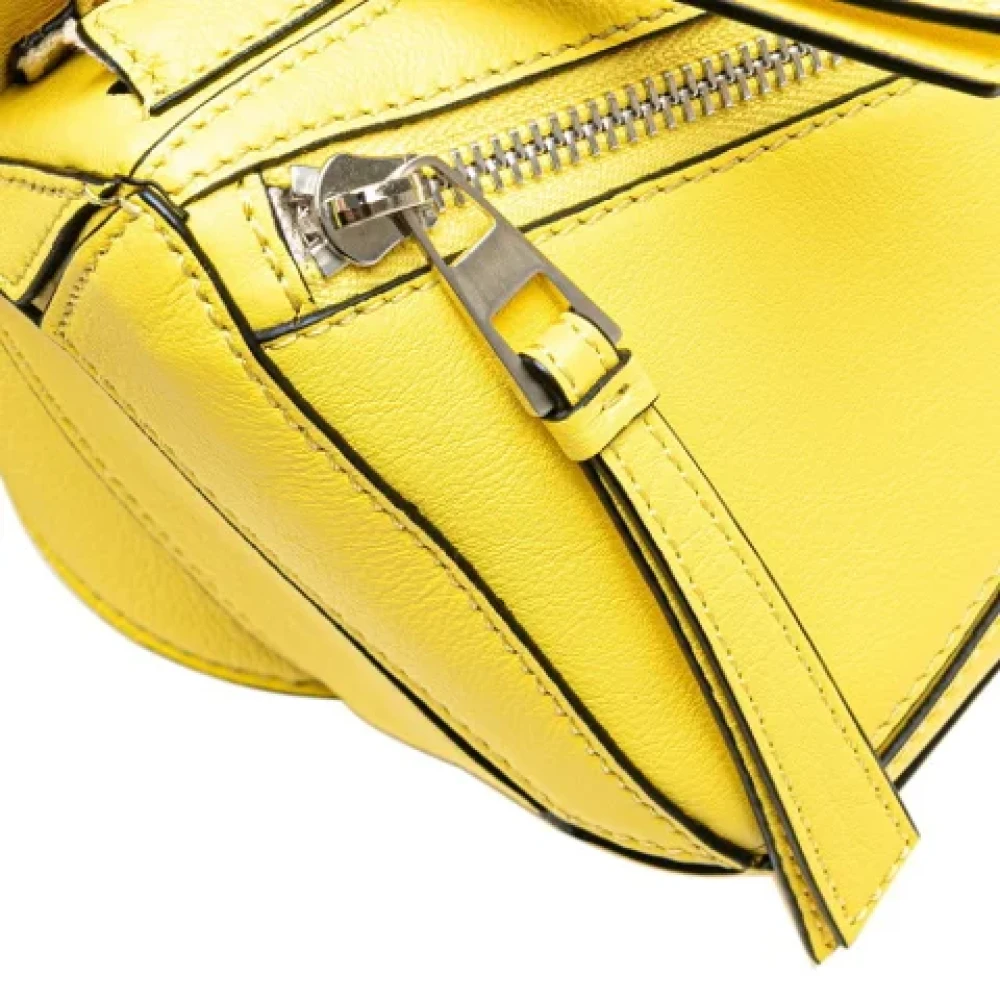 Loewe Pre-owned Leather shoulder-bags Yellow Dames