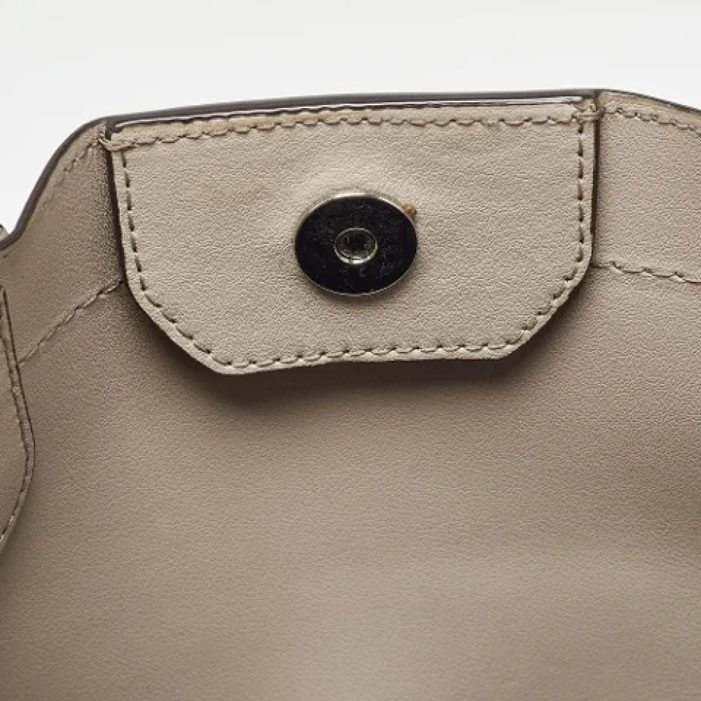 Michael Kors Pre-owned Leather totes Gray Dames