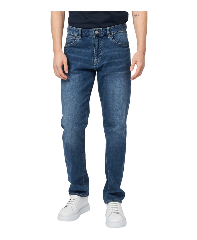 jean-bleu-avec-logo-brode