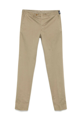 beige-buttoned-pants-with-pockets
