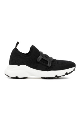 sneakers-noires-avec-chaine-en-cuir