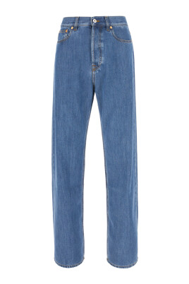 klassiske-denimjeans-til-hverdagsbrug