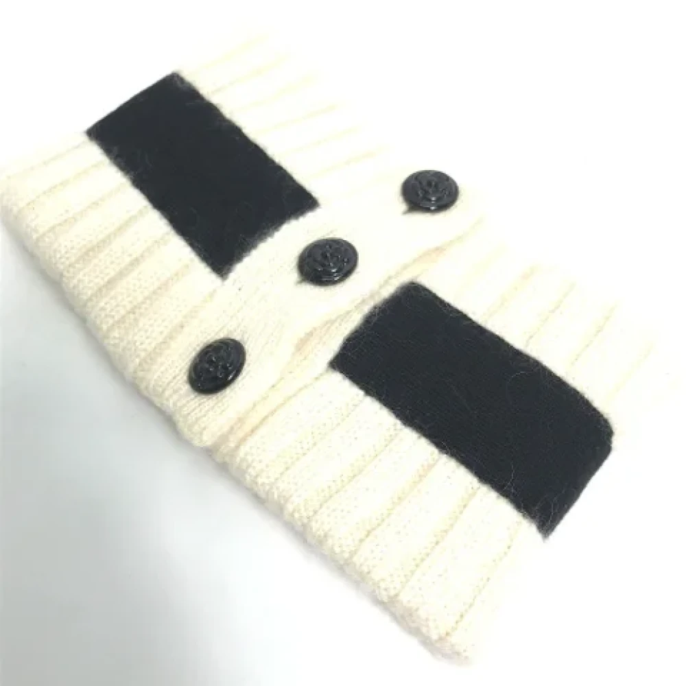 Chanel Vintage Pre-owned Cashmere scarves White Dames