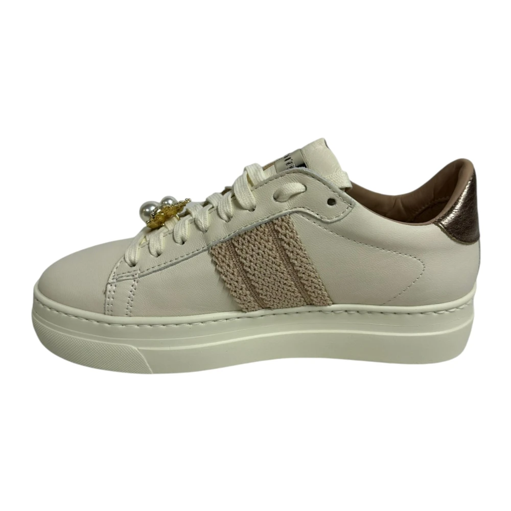 Stokton Crème Leren Sneakers met Metalen Logo White Dames