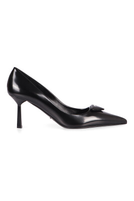 calfskin-pointy-toe-pumps