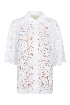 chemisier-en-dentelle-florale-cloutee