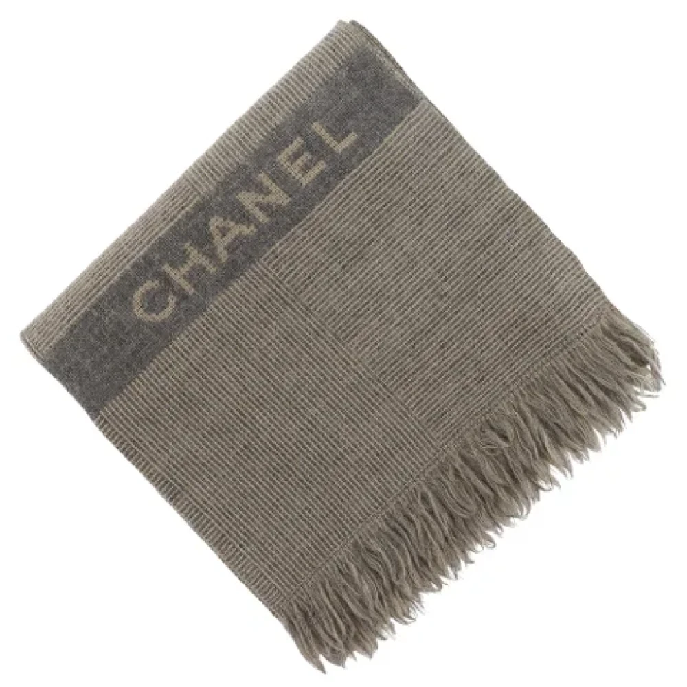 Chanel Vintage Pre-owned Wool scarves Gray Dames