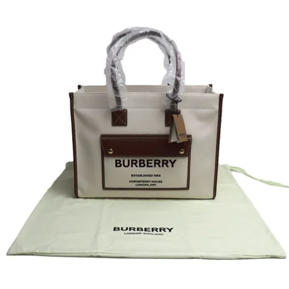 Burberry Vintage Pre-owned Fabric handbags Beige Dames
