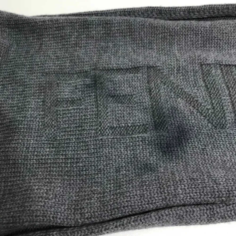 Fendi Vintage Pre-owned Wool scarves Gray Dames