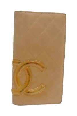 pre-owned-chanel-classic-wallet-quilted-leather