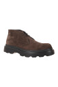 chaussures-elegantes-en-daim-avec-semelle-en-caoutchouc