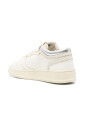 baskets-beiges-avec-bout-perfore